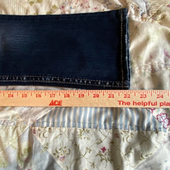 Silver Jeans Size 26 Aiko Kick Flare Capri/Crop Stretch Dark Wash 22" Inseam - Picture 8 of 8